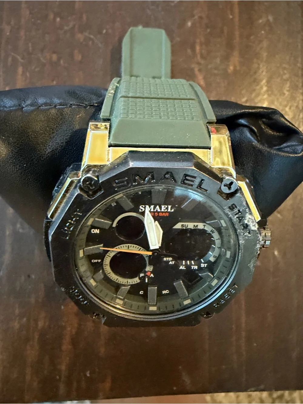 SMAEL Tactical Sport Watch in Army Green & Black